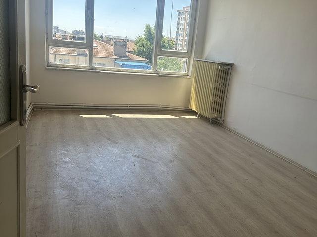Fuzuli caddesinde orta katSATILIK