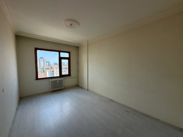 GÖZTEPE’DE MİNİBÜS CADDESİ’NDE 205 m² 4+1 - 10. KAT - KAPALI OTOPARK