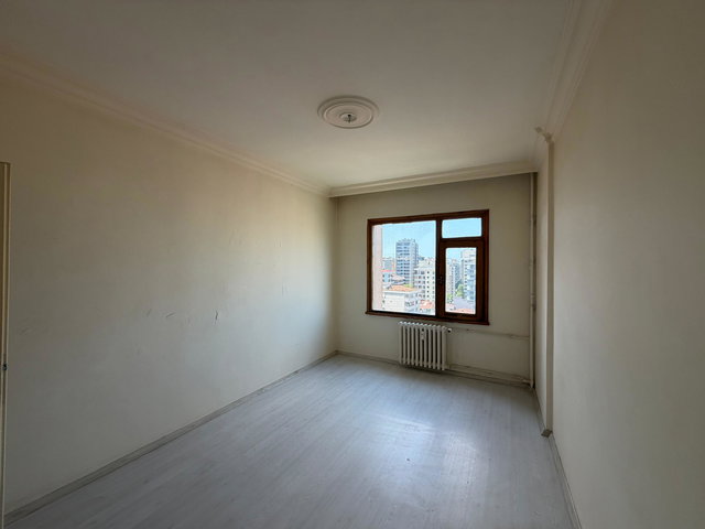 GÖZTEPE’DE MİNİBÜS CADDESİ’NDE 205 m² 4+1 - 10. KAT - KAPALI OTOPARK