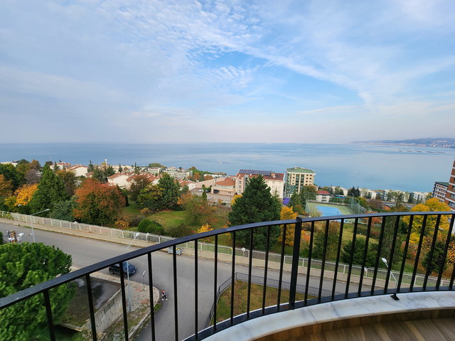 YALINCAK TERAS SATILIK LUKS DAIRE