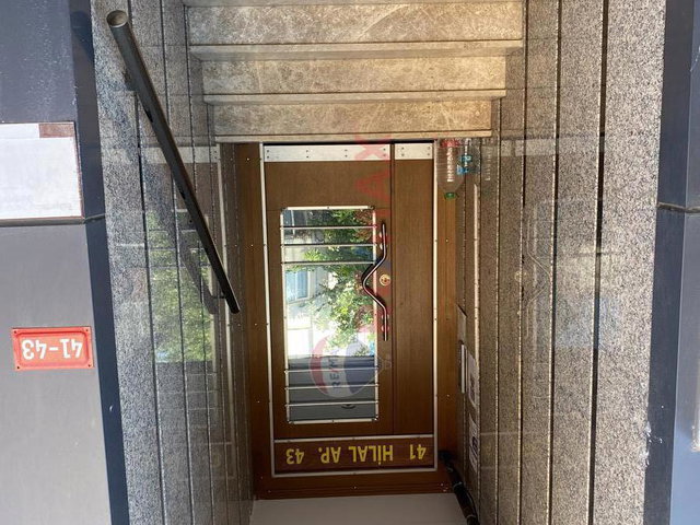 ÜSKÜDAR   SELİMİYEDE   YENİ   DAİRE