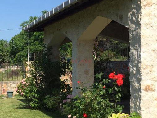 ÇATALCA YALIKÖYDE SATILIK ÖZEL YAPIM TAŞ VİLLA