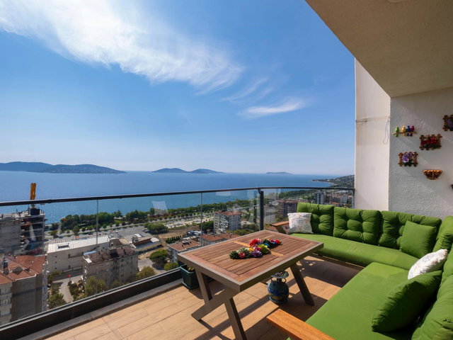 KARTAL LE MARIN'DE İKİ DAİRE BİRLEŞMİŞ DENİZ MANZARALI SATILIK LÜKS DAİRE