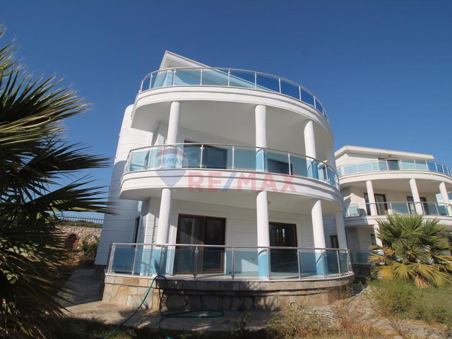 AYDIN DIDIM HISAR MAHALLESI'NDE HAVUZLU SITEDE SATILIK 4+1 TAM MÜSTAKIL TRIPLEKS VILLA