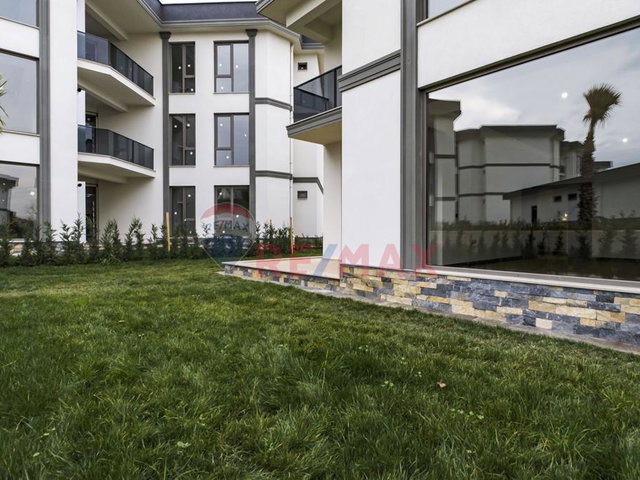 EMPIRE HOUSE SİTESİNDE GENİŞ BAHÇELİ VE MÜSTAKİL OTOPARKLI VİLLA