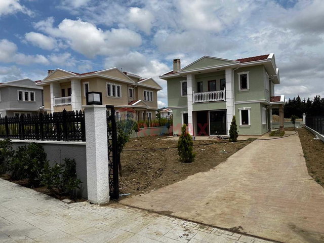 SELIMPASA ELIT MEKAN VILLALARI-1 SATILIK 5+1 MUSTAKIL VILLA