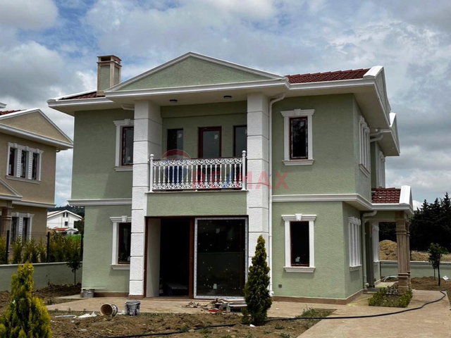 SELIMPASA ELIT MEKAN VILLALARI-1 SATILIK 5+1 MUSTAKIL VILLA