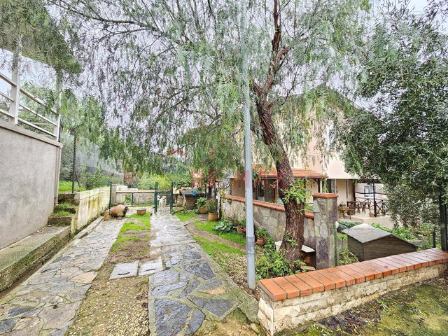 YELKI'DE SITE İÇINDE 4+1 SATILIK HAVUZLU VILLA
