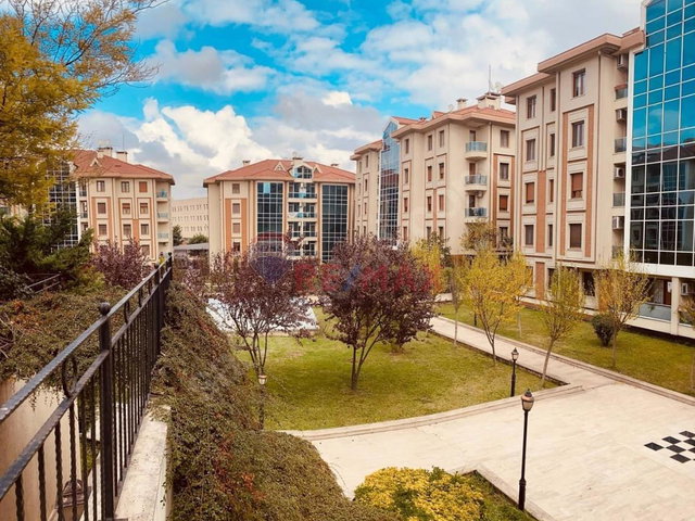 SAKLIVADİ KONAKLARI 2.ETAPTA SATILIK 4+1 FIRSAT BÜYÜK DAİRE