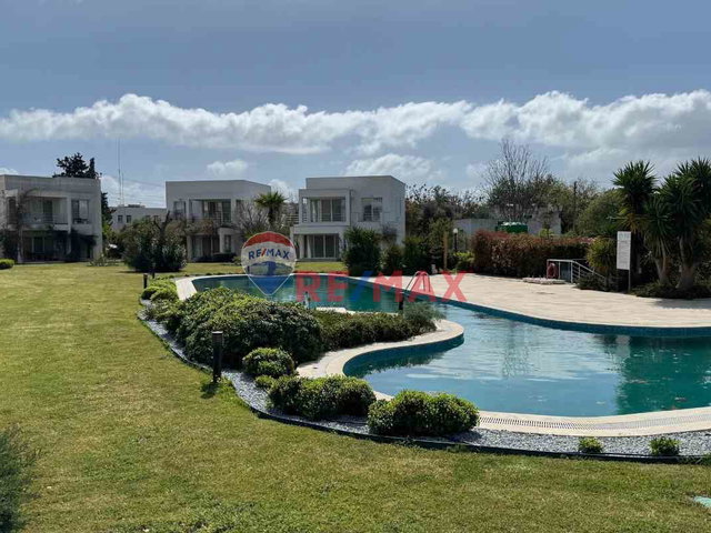 BODRUM GÜMÜŞLÜK MERKEZ DE SİTE İÇİ SATILIK 2+1 BAHÇE KATI 75 M2 DAİRE