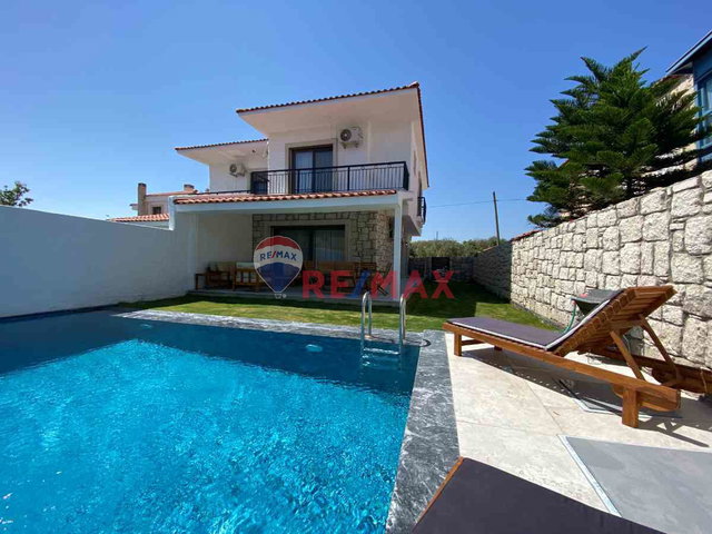 ALAÇATI HACIMEMIŞ 'TE MÜSTAKIL HAVUZLU YILLIK KIRALIK VILLA
