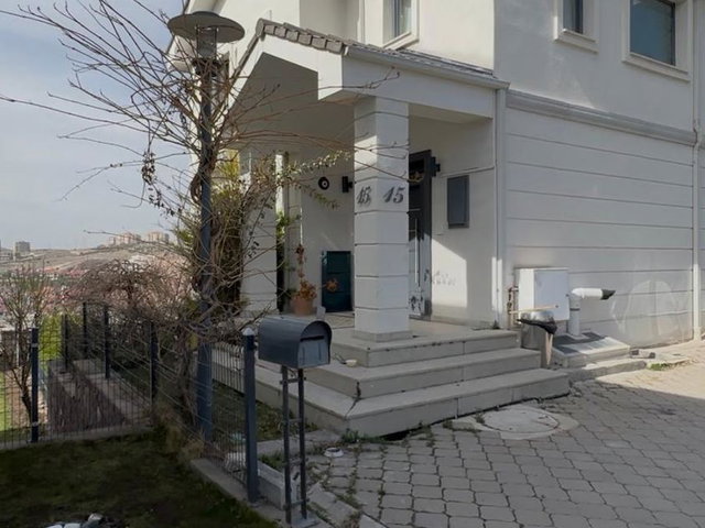 ALACAATLIDA ÖZEL TASARIMLI ANKARA MANZARALI SATILIK 7+2 VİLLA