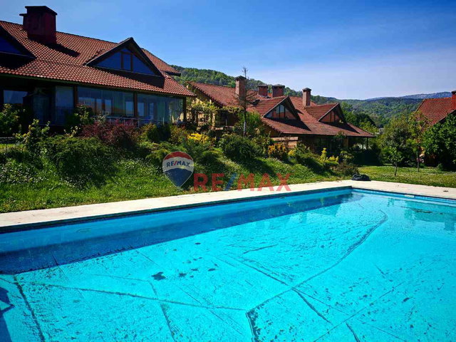 SAPANCA GAZİPAŞA'DA SATILIK VİLLA