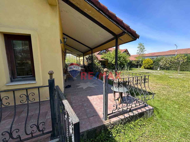 SAPANCA GAZİPAŞA'DA SATILIK VİLLA