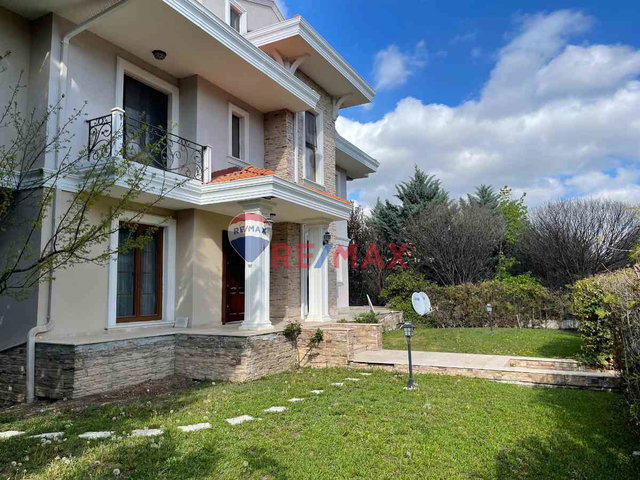 GÖLBAŞINDA FULL DONANIMLI OTURUMA HAZIR SATILIK LÜKS VILLA