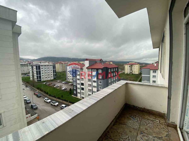 REMAX İLKE'DEN YILDIZKENT'TE 1+1 EŞYALI KİRALIK DAİRE