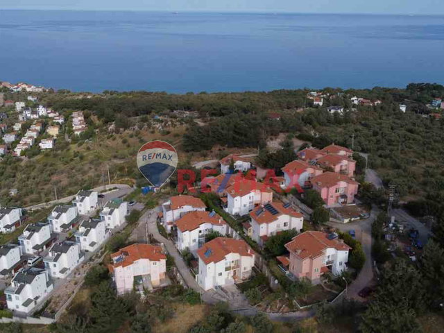 ÇANAKKALE TAVAKLI'DA DOĞA İÇERİSİNDE DENİZ MANZARALI SATILIK VİLLA