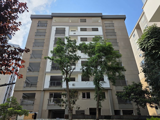 SUADİYE’DE BAĞDAT’A PARALEL  SOKAKTA  3+1 SATILIK DAİRE