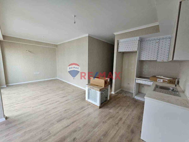 YALOVA MERKEZ MEYDAN SUİTES'DE SATILIK 1+0 DAİRE