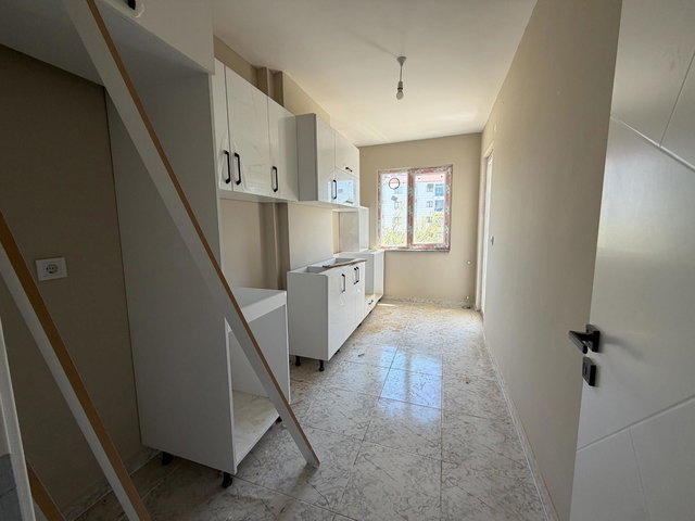 ARMUTLU KARŞIYAKA MAH.DE SATILIK 2+1 DAİRE..
