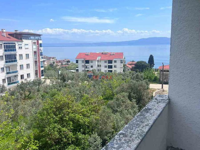 ARMUTLU KARŞIYAKA MAH.DE SATILIK 1+1 FERAH DAİRE...