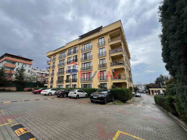 ÇAMLICA SARI KONAKLAR SİTESİNDE GENİŞ ARA KAT 3 +1 SATILIK DAİRE
