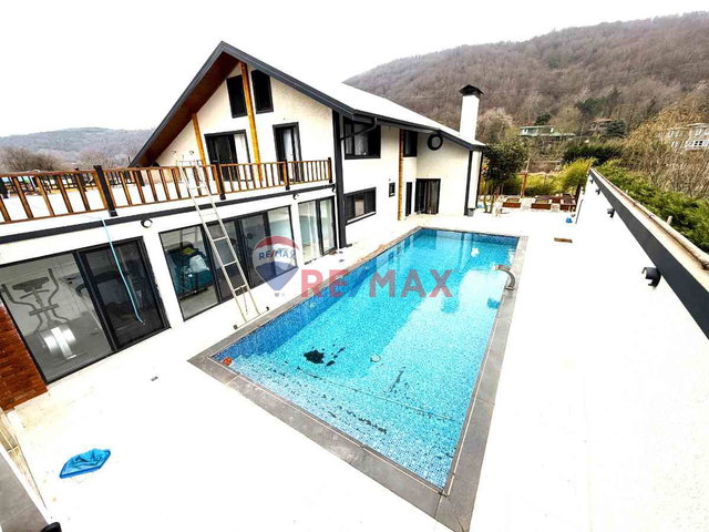2430 M2 ARSA İÇINDE & 1000 M2, HAVUZLU MÜSTAKIL YAŞAM
