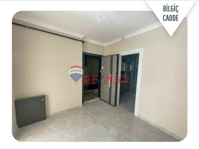 RE/MAX ŞEHİR 2 DE BİLGİÇ CADDE ADLİYEYE YAKIN 2+1 SATILIK DAİRE