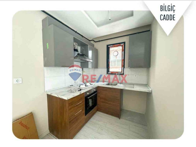 RE/MAX ŞEHİR 2 DE BİLGİÇ CADDE ADLİYEYE YAKIN 2+1 SATILIK DAİRE