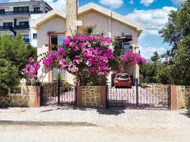 LONG BEACH’TE MÜSTAKİL SATILIK 3+1 • FULL EŞYALI !!!
