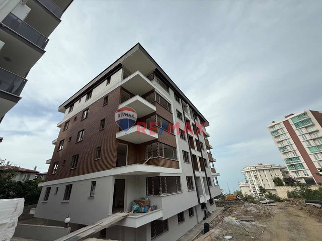 RE/MAX NADİR'DEN ERİKLİMAN MAHALLESİNDE SIFIR, GÖSTERİŞLİ 3+1 DAİRE!
