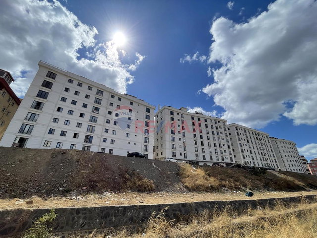 NK MALTEPE FINDIKLI MAHALLESİ'NDE 210M² SATILIK 5+1 ÇATI DUBLEKSİ