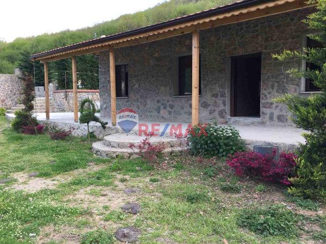 ŞİLE KABAKOZ'DA MÜSTAKİL 2.770 M2 İÇİNDE TAŞ EV