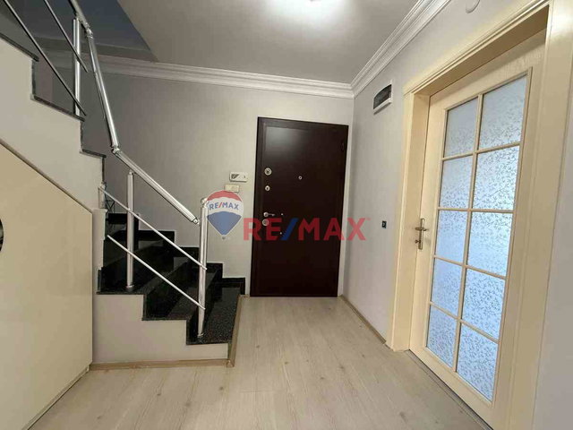 REMAX DREAM'DEN KURUÇEŞMEDE DENİZ MANZARALI 5+1 ÇATI DUBLEKS!