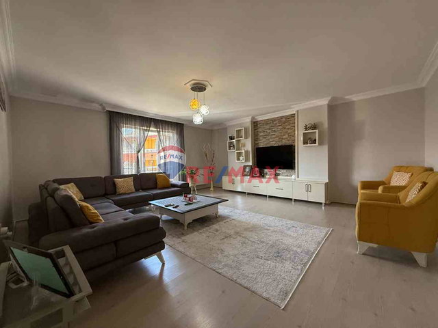 REMAX DREAM'DEN KURUÇEŞMEDE DENİZ MANZARALI 5+1 ÇATI DUBLEKS!