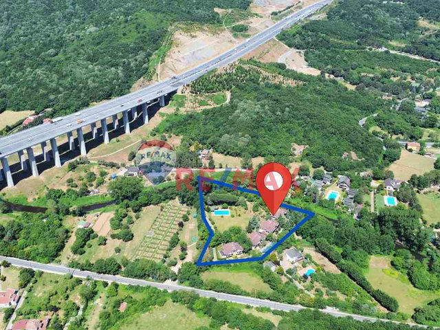 BEYKOZ BOZHANE RIVA EVLERINDE SATILIK TRIBLEKS VILLA