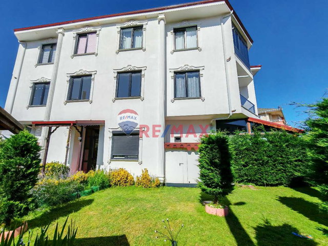 DENİZE 200M BİLDİĞİNİZ 1+1 DAİRELERİ UNUTUN. EŞYALI HARİKA BİR DAİRE
