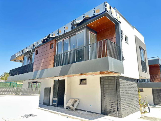 ÇUKUROVA KARAHAN X KORU SITESI KIRALIK HAVUZLU, OTOPARKLI VILLA