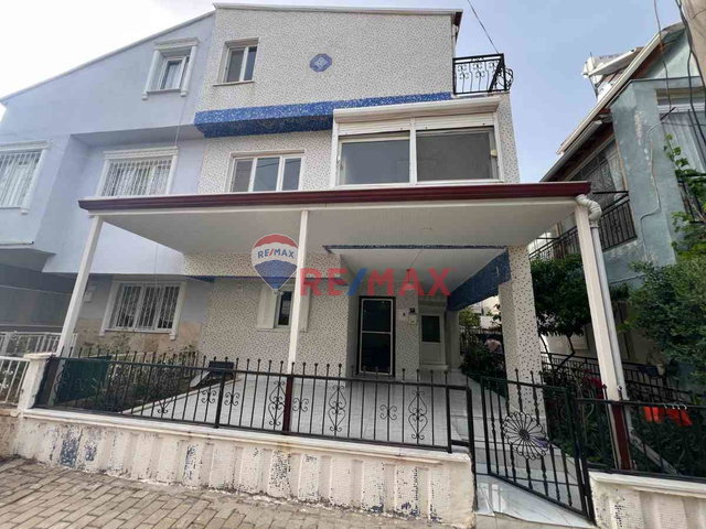 MERKEZI KONUMDA 6+1 VILLA – HER YERE YÜRÜME MESAFESINDE!