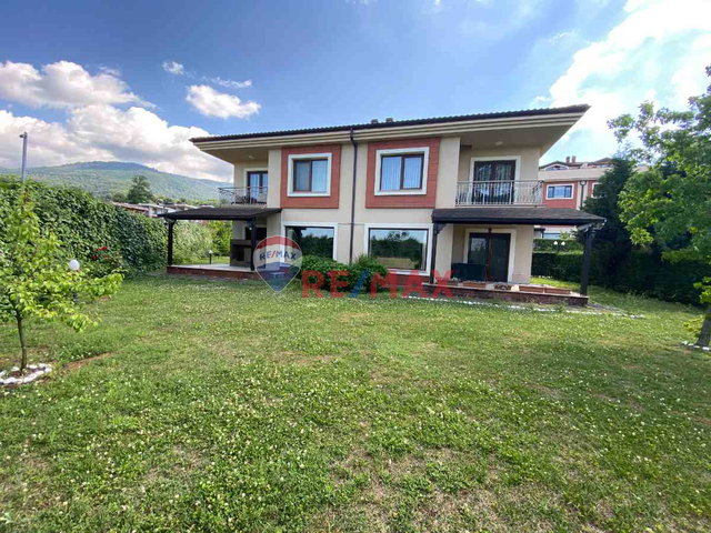 KARTEPE PARK SİTESİNDE EŞYALI VE MOBİLYALI KİRALIK MÜSTAKİL BAHÇELİ VİLLA