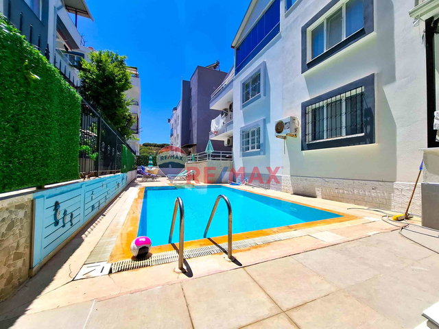 ALTINKUM SAHİLE 560 METRE MESAFEDE SATILIK 4+1  HAVUZLU TRİPLEKS