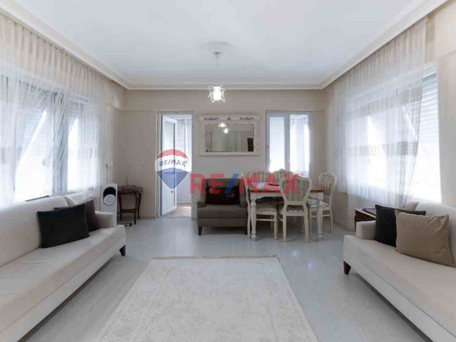 KONYAALTI HURMA MERKEZDE SİTE İÇERİSİNDE GENİŞ 3+1 SATILIK DAİRE