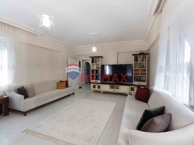 KONYAALTI HURMA MERKEZDE SİTE İÇERİSİNDE GENİŞ 3+1 SATILIK DAİRE