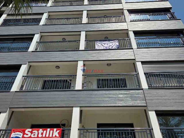 İZMİR BOSTANLI'DA DENİZ MANZARALI SIFIR BİNADA 4+1 SATILIK DAİRE