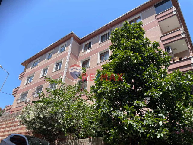 EYÜPSULTAN METROBÜSE SAHİLE YAKIN KAT MÜLKİYETLİ 3+1 BALKONLU KOMBİLİ ARA KAT BOŞ DAİRE