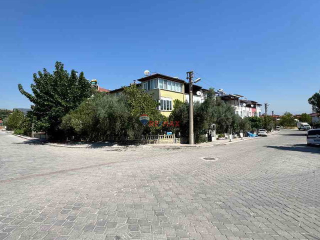 CUMHURİYET MAH. 6+1 KÖŞE TRİPLEKS, BAHÇELİ GÜNEY CEPHE FIRSAT EV