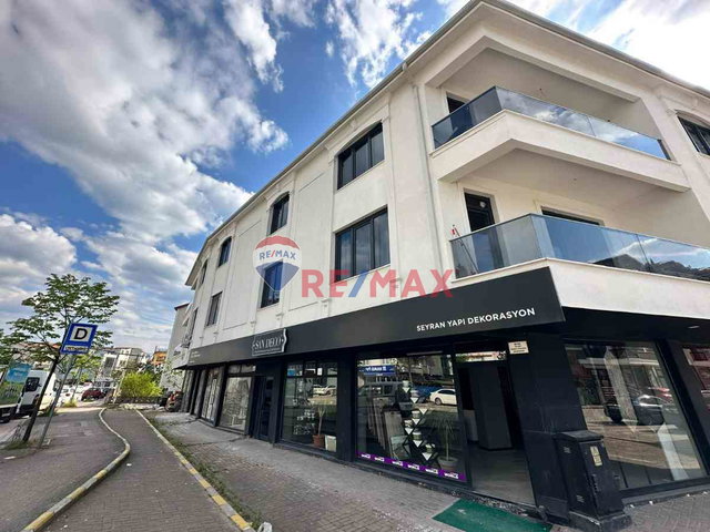 RE/MAX DREAM FARKIYLA  İZMİT M.ALİPAŞADA KIRALIK EŞYALI 1+1 DAIRE
