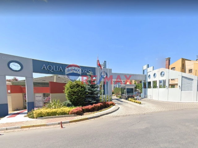 ÇEKMEKÖY ÜN EN GÜZEL SITELERINDEN AQUA MANORS TA YENILENMIŞ SATILIK BOŞ 3+1