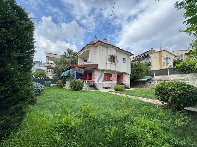 REMAX HEDEFTEN BÜYÜKÇEKME ALBATROSTA MÜSTAKİL VİLLA 450M2 ARSALI
