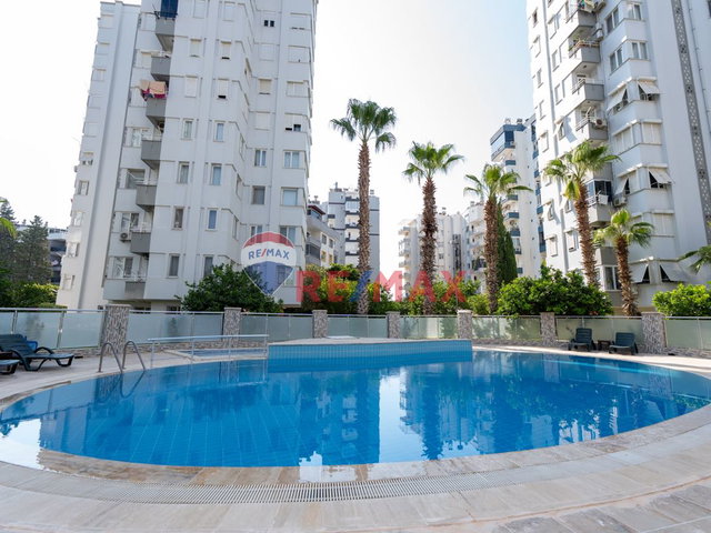 HURMADA ARA KAT 4 CEPHELİ  SATILIK DAİRE..
